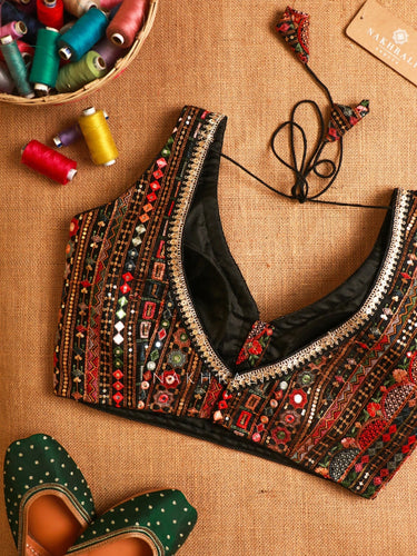 Effortless Style: Your Guide to Fashion-Forward Readymade Blouses