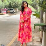 10 Stylish Kurtis for a Casual Yet Elegant Look